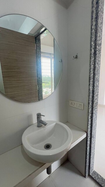 Bathroom in 3 BHK Apartment at Group Seven Rushi Heights, Goregaon East – for Rent