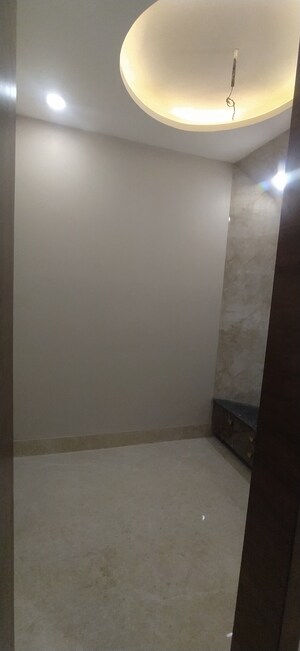 Room in 4 BHK Builder Floor at Sector 85 – for Sale