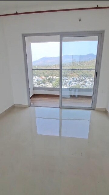 Room in 3 BHK Apartment at Piramal Revanta Tower 3 and 4, Mulund West – for Sale