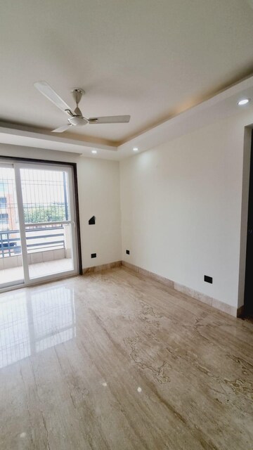 Room in 3 BHK Apartment at Emaar Emerald Floors Premier, Sector 65 – for Rent