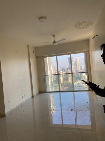 Room in 2 BHK Apartment at Sheth Montana, Mulund West – for Sale