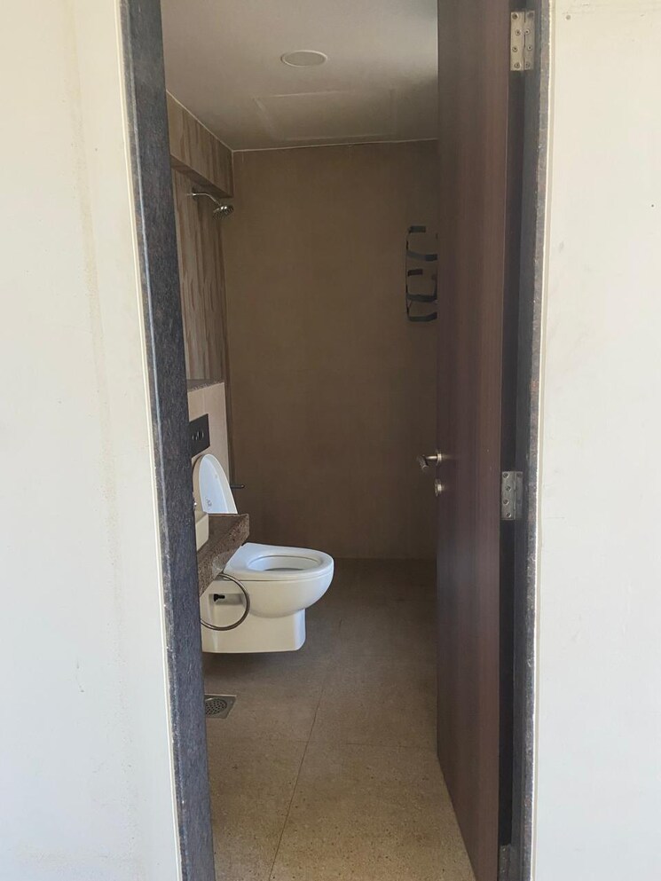 Bathroom, sheth-montana 2 Bedroom 723 Sq.Ft. Apartment In Mulund West Mumbai 8769936