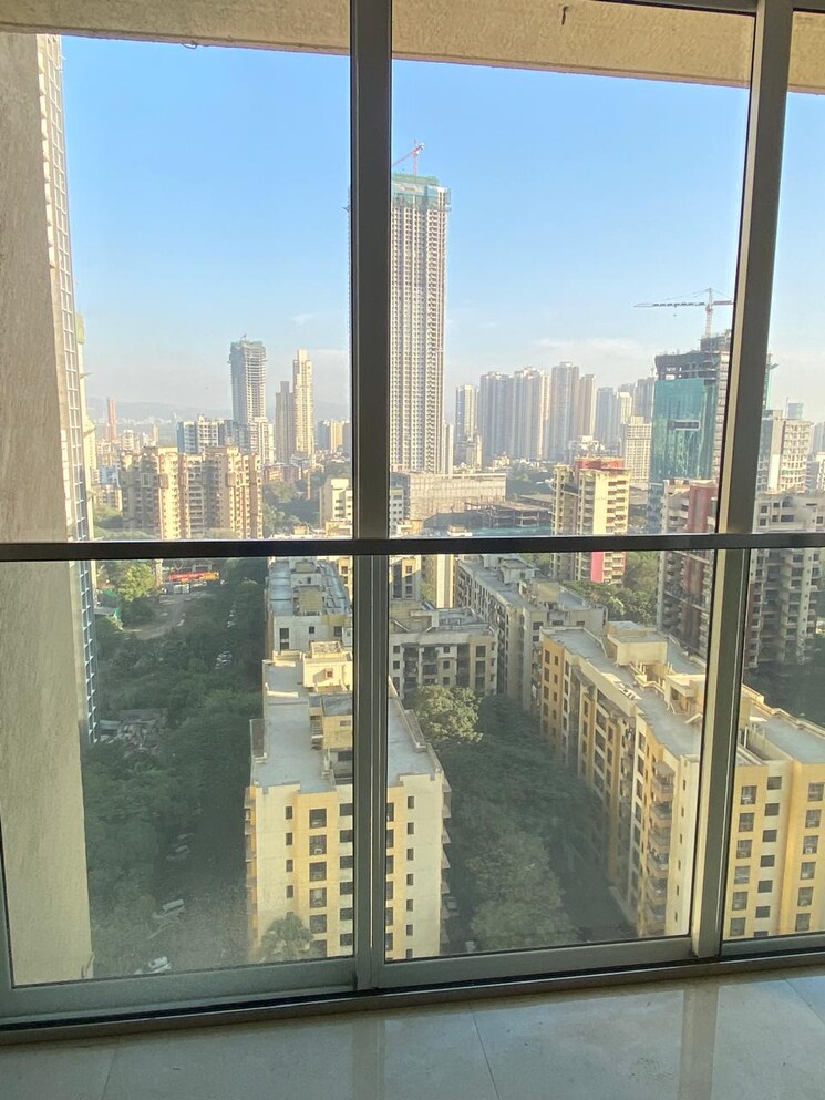 Swimming Pool, sheth-montana 2 Bedroom 723 Sq.Ft. Apartment In Mulund West Mumbai 8769936