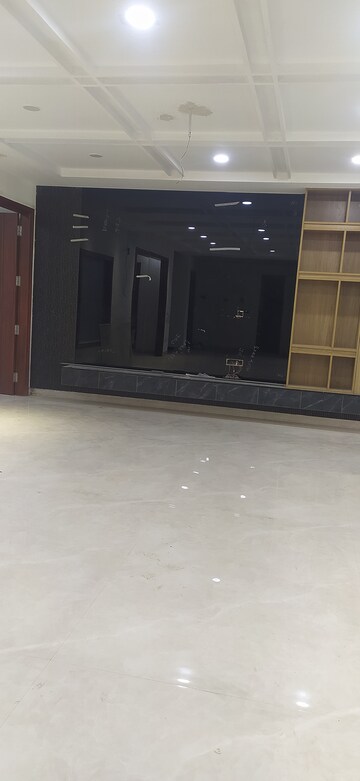 Room in 4 BHK Builder Floor at Sector 89 – for Sale