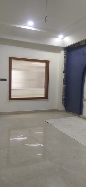 Room in 4 BHK Builder Floor at Sector 89 – for Sale