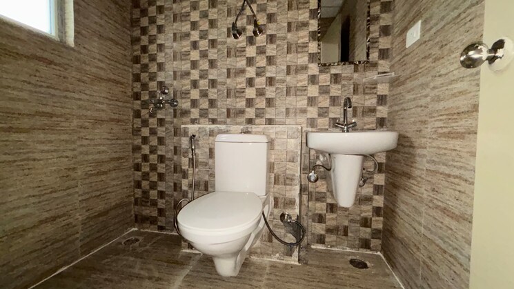 Bathroom, ratan-pearls 2 Bedroom 615 Sq.Ft. Apartment In Sector 16 Greater Noida Greater Noida 8770051