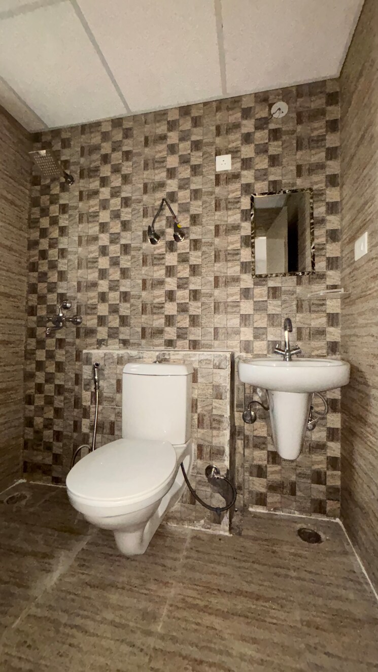 Bathroom, ratan-pearls 2 Bedroom 615 Sq.Ft. Apartment In Sector 16 Greater Noida Greater Noida 8770051