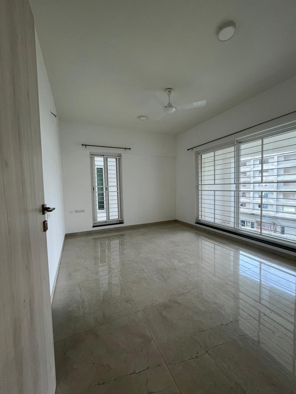 4 BHK + Study Room Apartment For Rent in Mantra Monarch