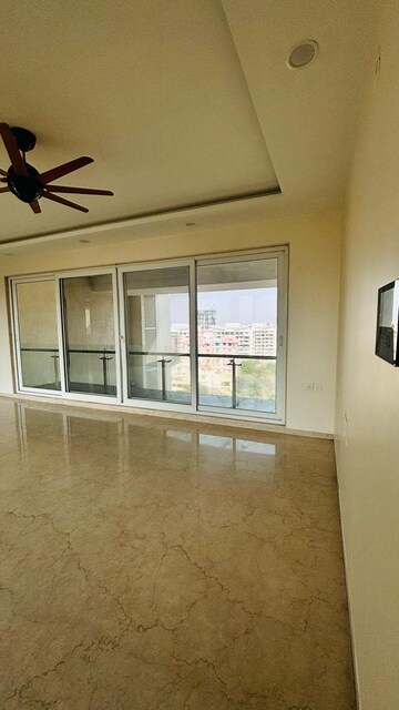Room in 4 BHK Apartment at Mantra Monarch, Balewadi – for Rent