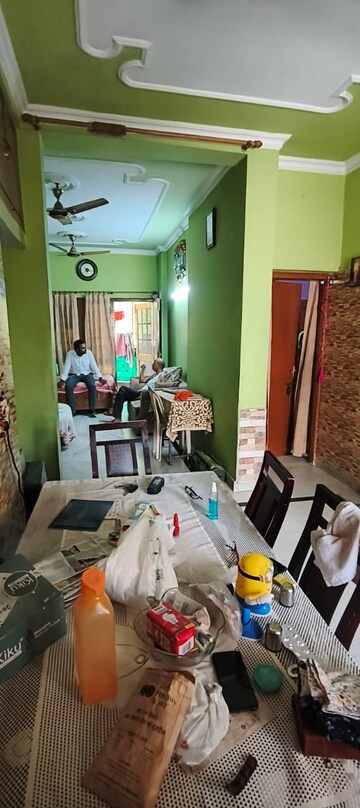 Master Bedroom in 2.5 BHK Apartment at Unitech Escape, Sector 50 – for Rent