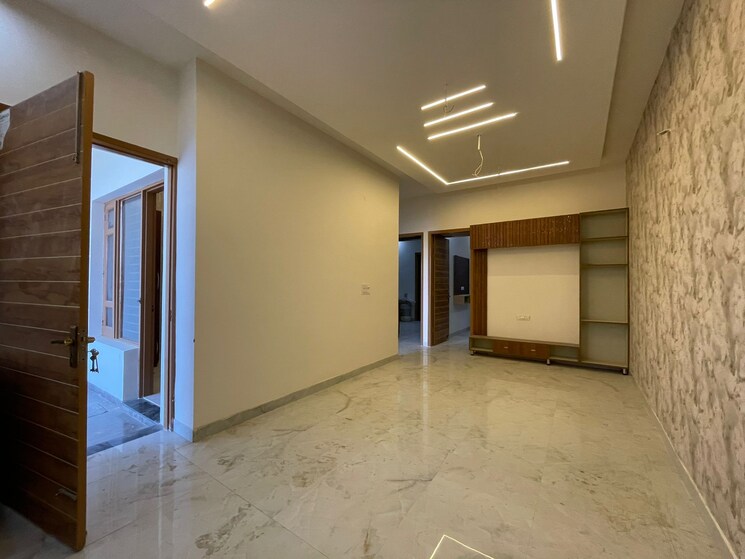 Room, ambala highway 3 Bedroom 125 Sq.Yd. Independent House In Ambala Highway Zirakpur 8770082