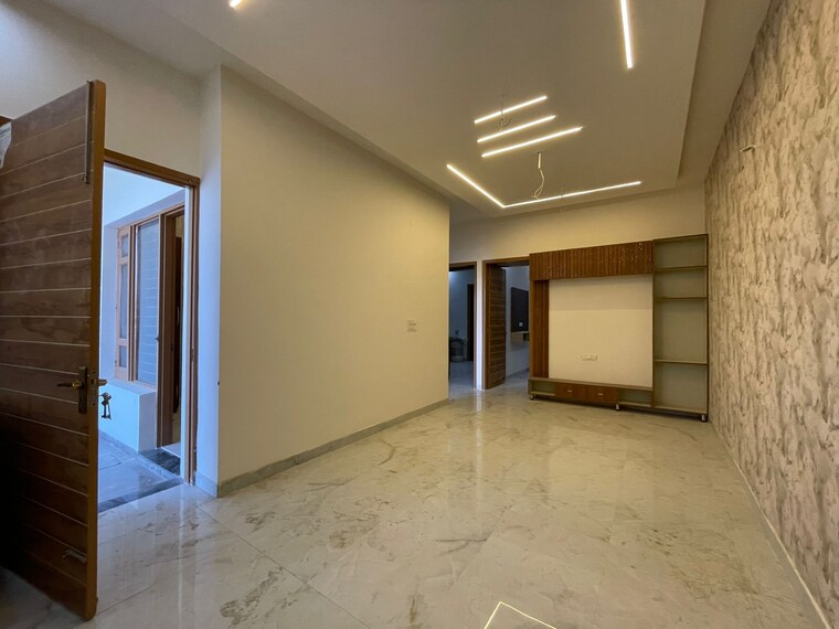 Room, ambala highway 3 Bedroom 125 Sq.Yd. Independent House In Ambala Highway Zirakpur 8770082