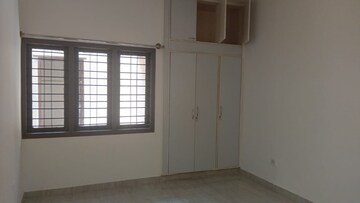 Room in 4 BHK Apartment at SLN Tulips, Dollars Colony – for Rent