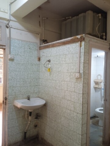 Bathroom in 1 BHK Apartment at Andheri West – for Rent