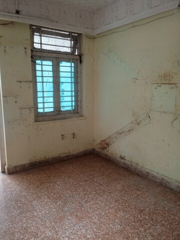Room in 1 BHK Apartment at Andheri West – for Rent