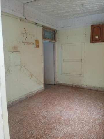 Bedroom in 1 BHK Apartment at Andheri West – for Rent