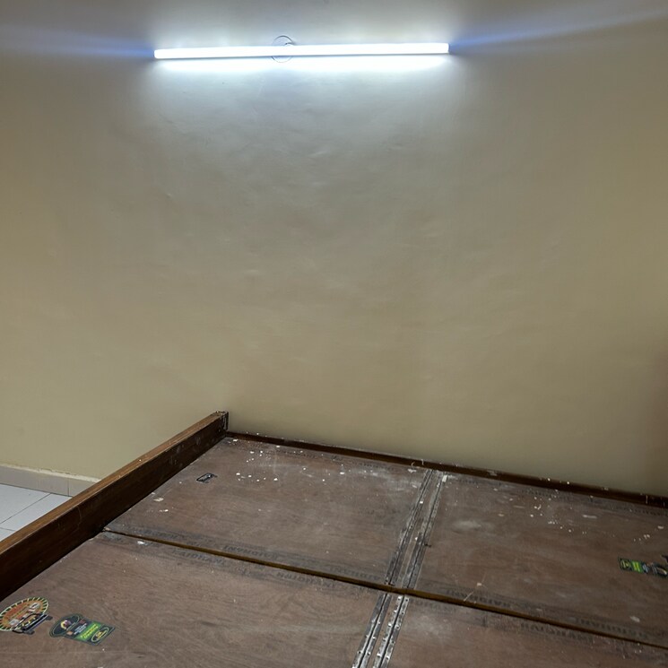 Room, rwa-jalvayu-vihar-noida 2 Bedroom 850 Sq.Ft. Apartment In Sector 25 Noida 8770095