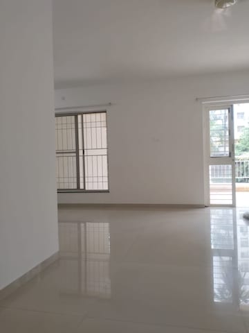 Room in 3 BHK Apartment at Viva Hallmark, Bavdhan – for Sale