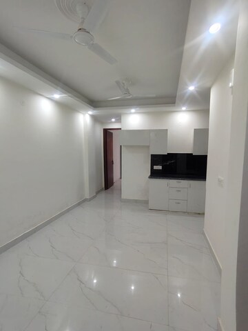 Room in 1 BHK Builder Floor at Saket – for Rent
