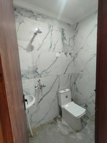 Bathroom in 1 BHK Builder Floor at Saket – for Rent
