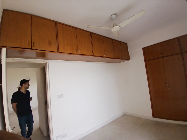 Room, jmd-gardens 4 Bedroom 2315 Sq.Ft. Apartment In Sector 33 Gurgaon 8770166