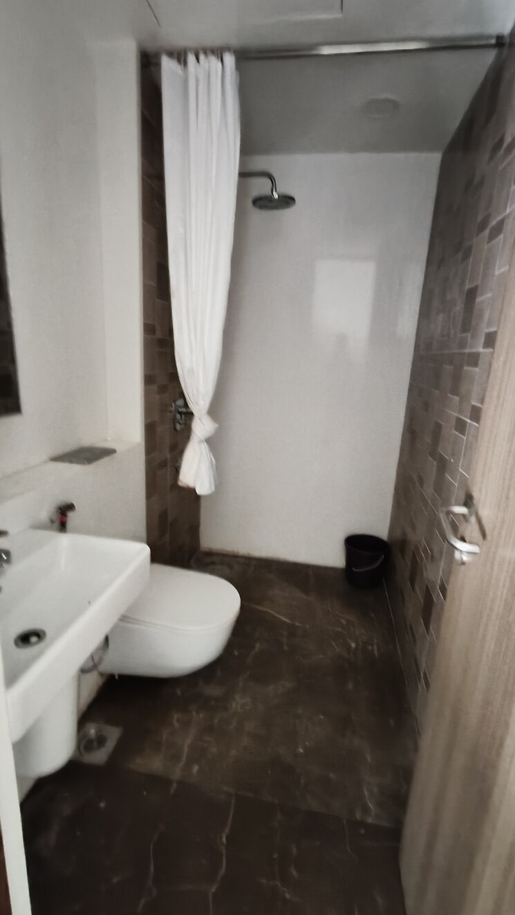 Attached Bathroom, lodha-parkside 3 Bedroom 1092 Sq.Ft. Apartment In Worli Mumbai 8770200
