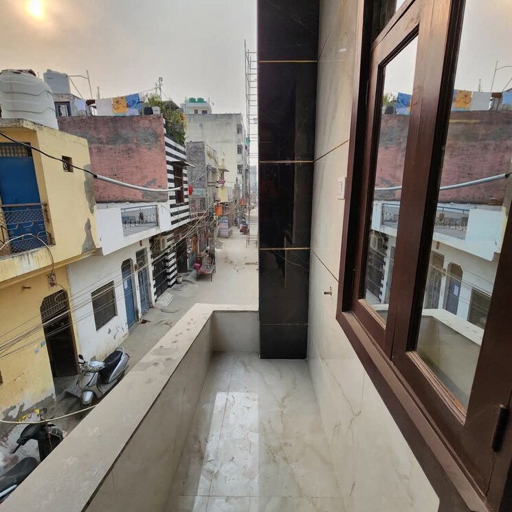 Balcony, sa-homes-i 2.5 Bedroom 452 Sq.Ft. Builder Floor In Uttam Nagar Delhi 8770193
