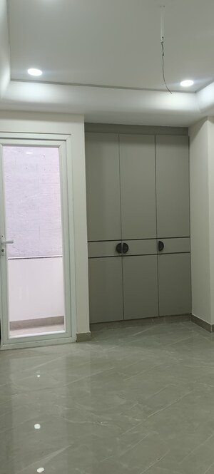 Room in 2 BHK Builder Floor at Janakpuri – for Sale