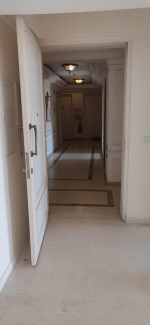 Bathroom in 3 BHK Apartment at DLF The Skycourt, Sector 86 – for Sale