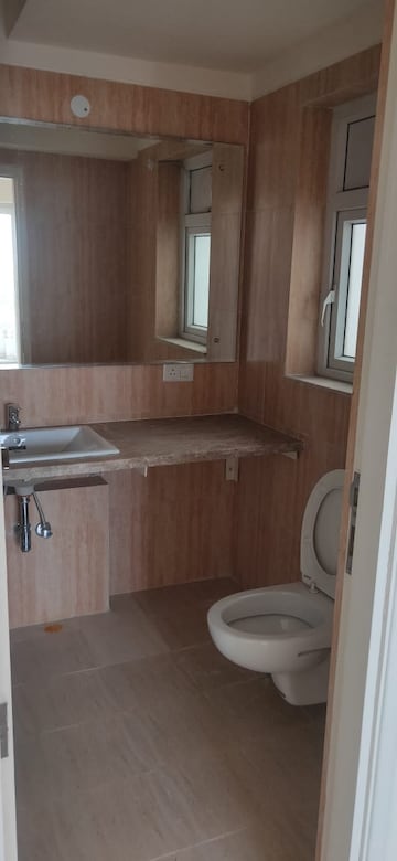 Bathroom in 3 BHK Apartment at DLF The Skycourt, Sector 86 – for Sale