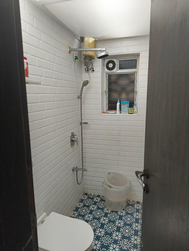 Bathroom, rna-heights 2.5 Bedroom 1100 Sq.Ft. Apartment In Andheri East Mumbai 8770227