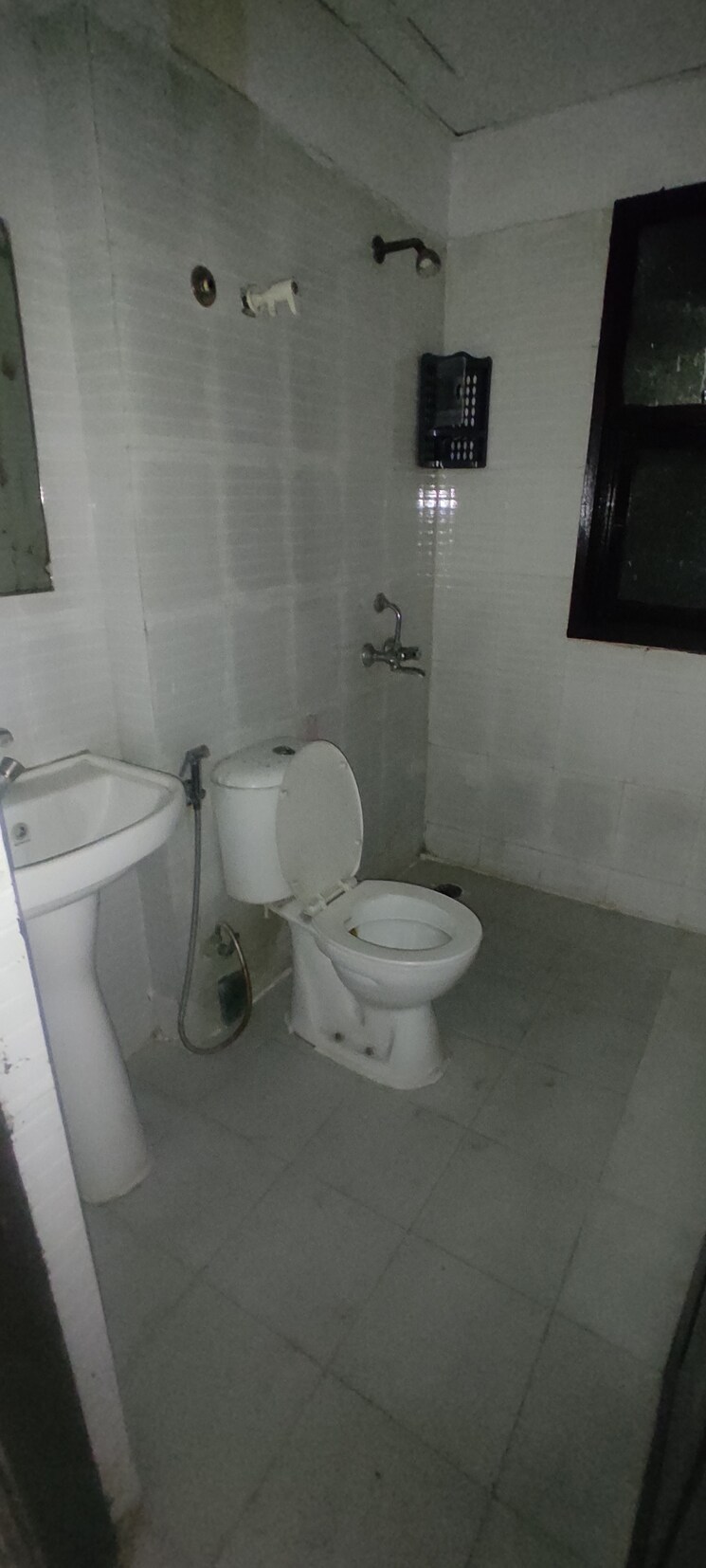 Bathroom, rps-savana 3 Bedroom 1591 Sq.Ft. Apartment In Sector 88 Faridabad 8770252