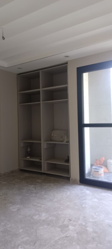Room in 3 BHK Builder Floor at Meenakshi Garden – for Sale