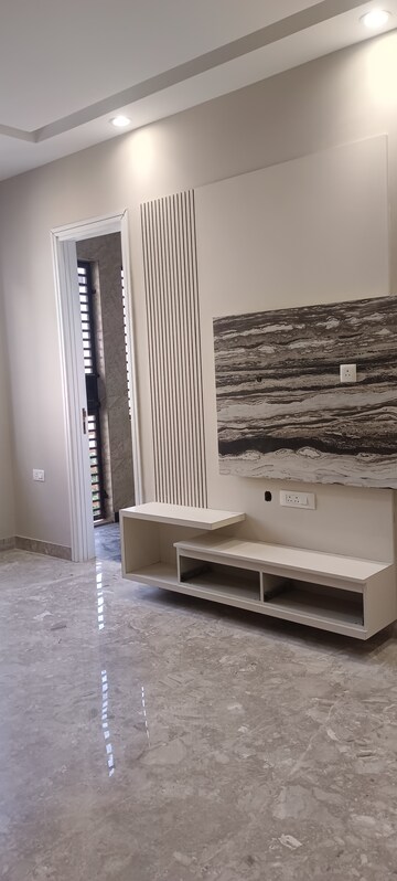 Building Lobby in 3 BHK Builder Floor at Meenakshi Garden – for Sale