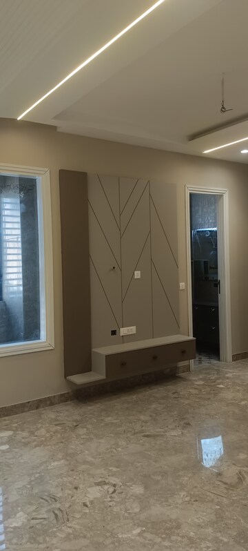 Building Lobby in 3 BHK Builder Floor at Meenakshi Garden – for Sale