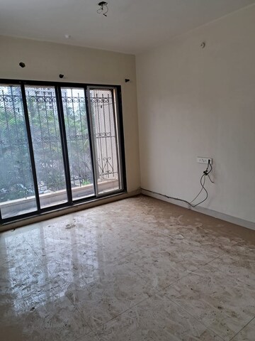 Room in 2 BHK Apartment at Dosti Lotus, Wadala – for Rent