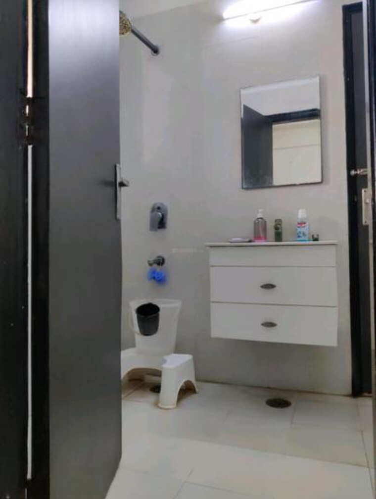 Bathroom, gaur-green-city 3 Bedroom 1670 Sq.Ft. Apartment In Indrapuram Ghaziabad 8770446