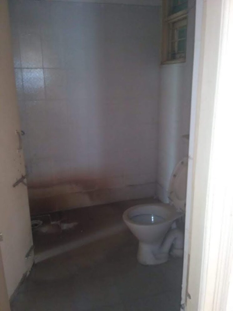 Bathroom, gaur-grandeur 2 Bedroom 1246 Sq.Ft. Apartment In Sector 119 Noida 8770319