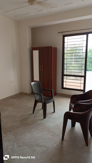 Staircase in 3 BHK Builder Floor at Sector 52 – for Rent