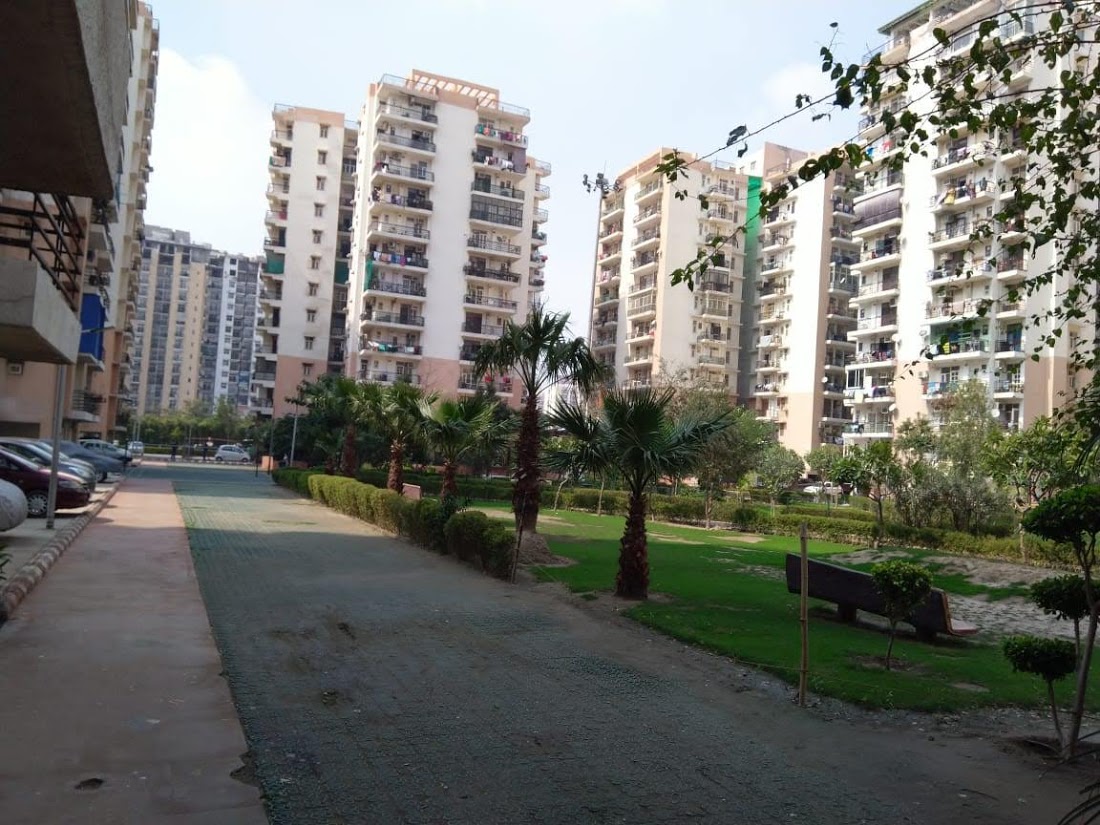 2 BHK + Pooja Room 1246 Sq.Ft. Apartment in Gaur Grandeur