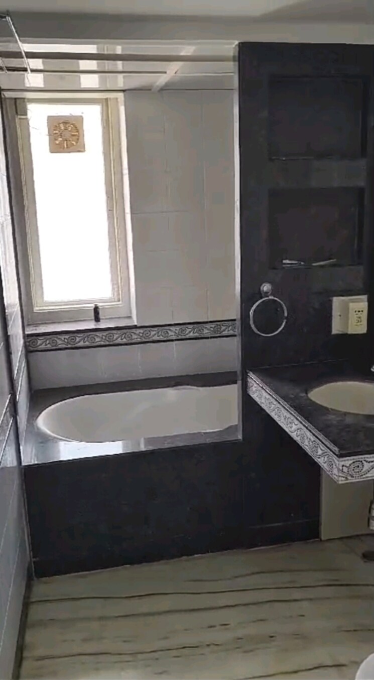 Bathroom, tardeo 3 Bedroom 2250 Sq.Ft. Apartment In Tardeo Mumbai 8770364