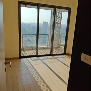 Room in 2 BHK Apartment at Lodha Elisium, Wadala Truck Terminal – for Rent