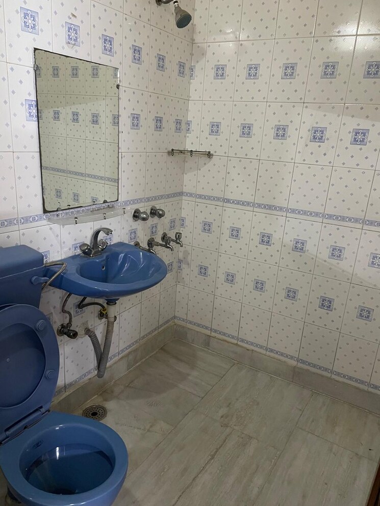 Master Bedroom, green park 2 Bedroom 1200 Sq.Ft. Builder Floor In Green Park Delhi 8770373