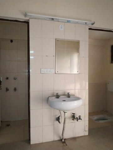 Bathroom in 1 BHK Apartment at Molarband – for Rent