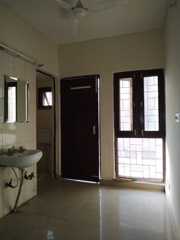  1 BHK Apartment at Molarband – for Rent