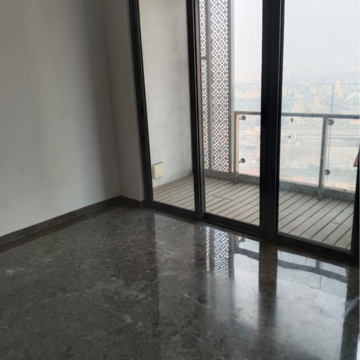 Room in 2 BHK Apartment at Lodha Gardenia, Wadala Truck Terminal – for Rent