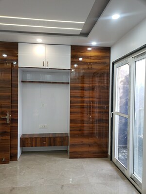 Room in 2 BHK Builder Floor at Janakpuri – for Sale