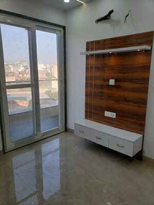 Room in 2 BHK Builder Floor at Janakpuri – for Sale