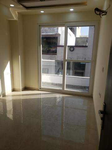 Room in 2 BHK Builder Floor at Janakpuri – for Sale