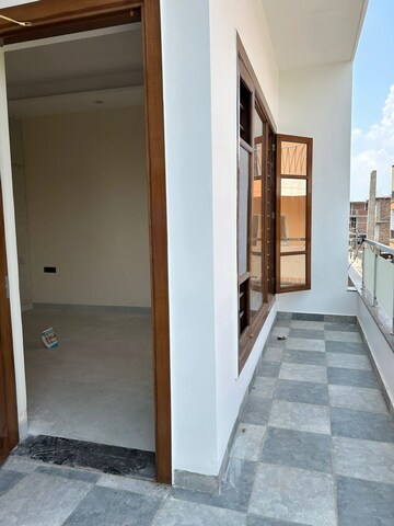Building Lobby in 3 BHK Builder Floor at Sahastradhara Road – for Rent